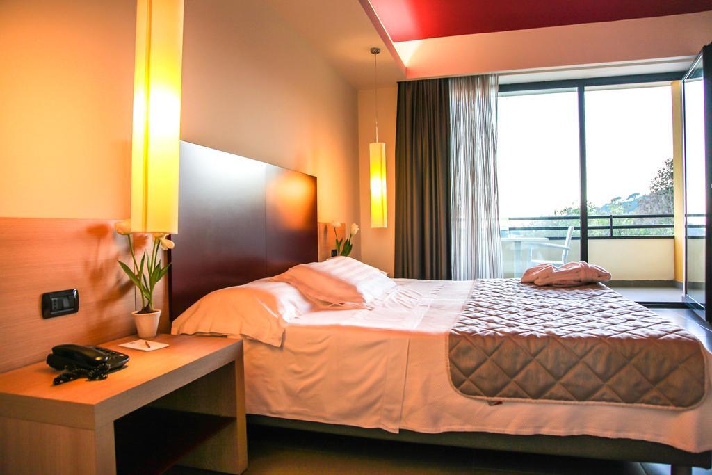Esperia Palace Hotel & Resort Spa Zafferana Etnea Ngoại thất bức ảnh