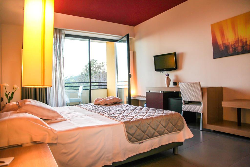 Esperia Palace Hotel & Resort Spa Zafferana Etnea Ngoại thất bức ảnh